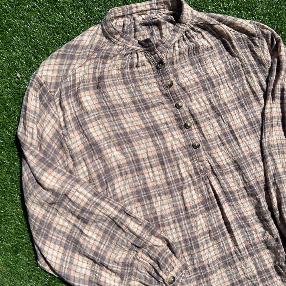 Free People Women’s Plaid Button Top Shirt
Medium